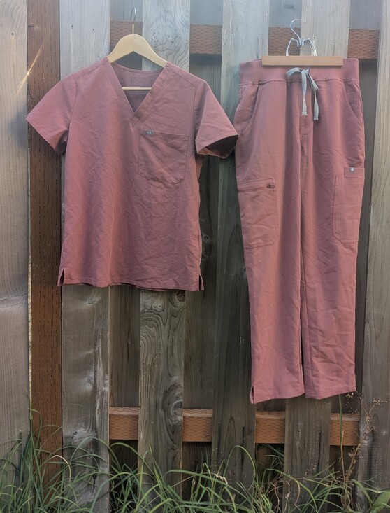 Figs Other - Set Of Figs Women's Dusty Pink Scrubs
